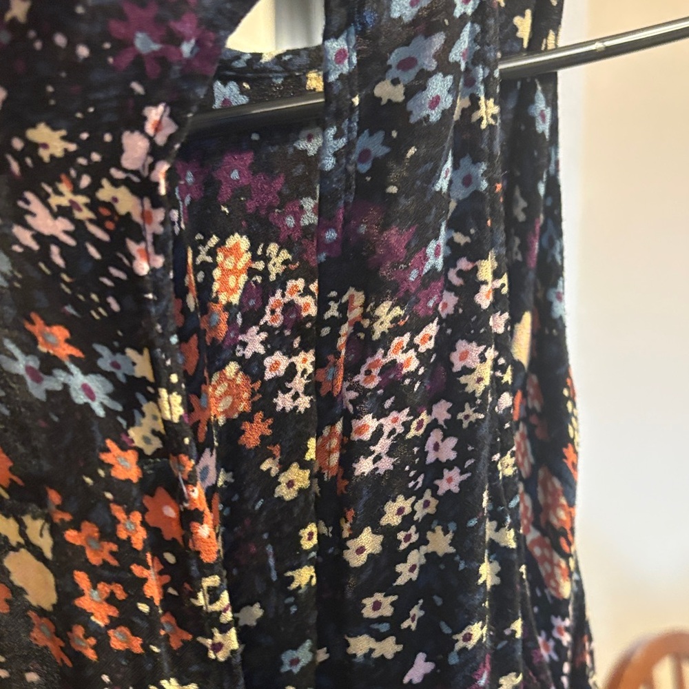 Kimchi Blue Black Floral Halter Mini Dress - Picture 4 of 5